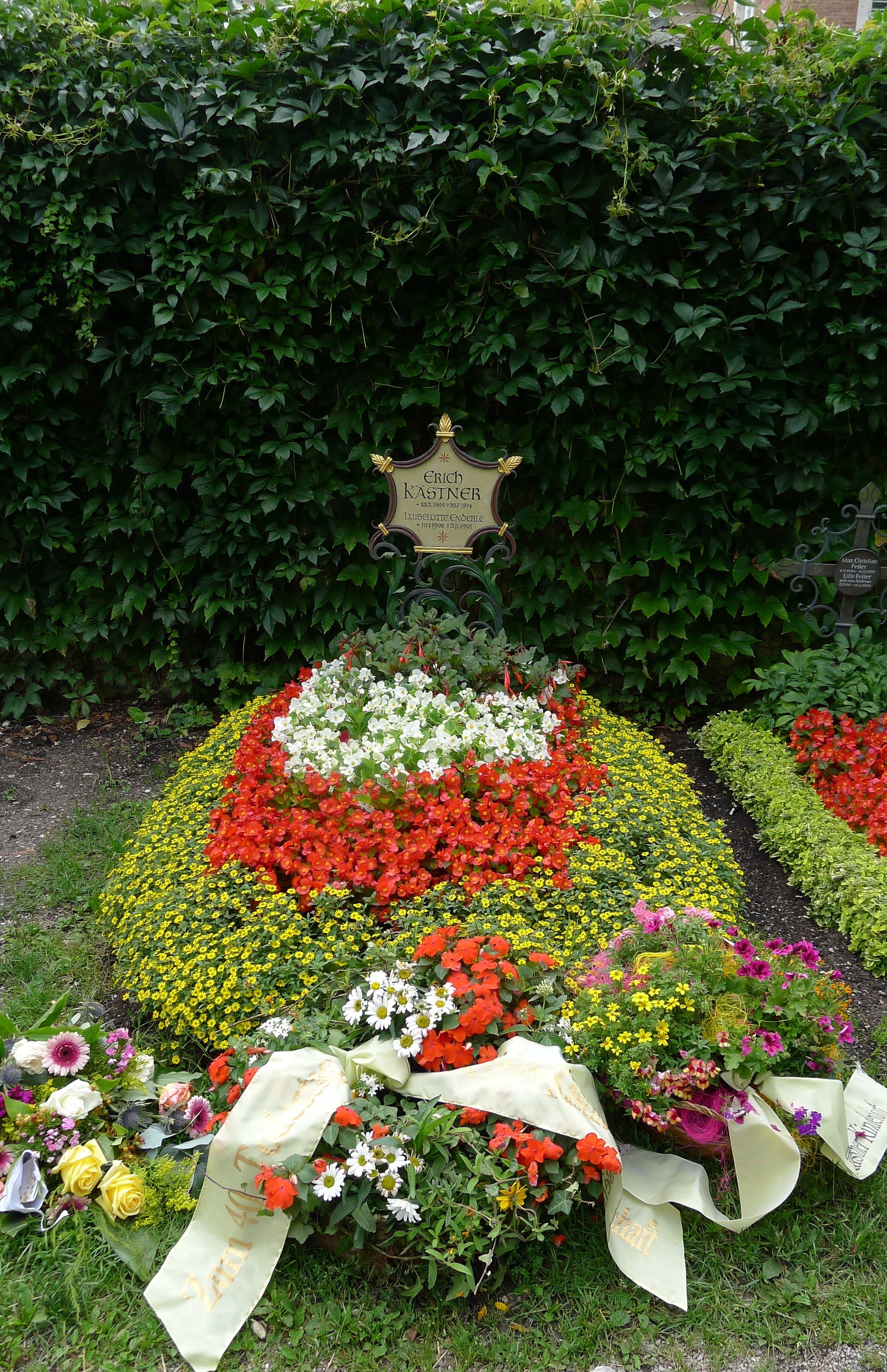Grabstätte von Erich Kästner auf dem Friedhof Bogenhausen