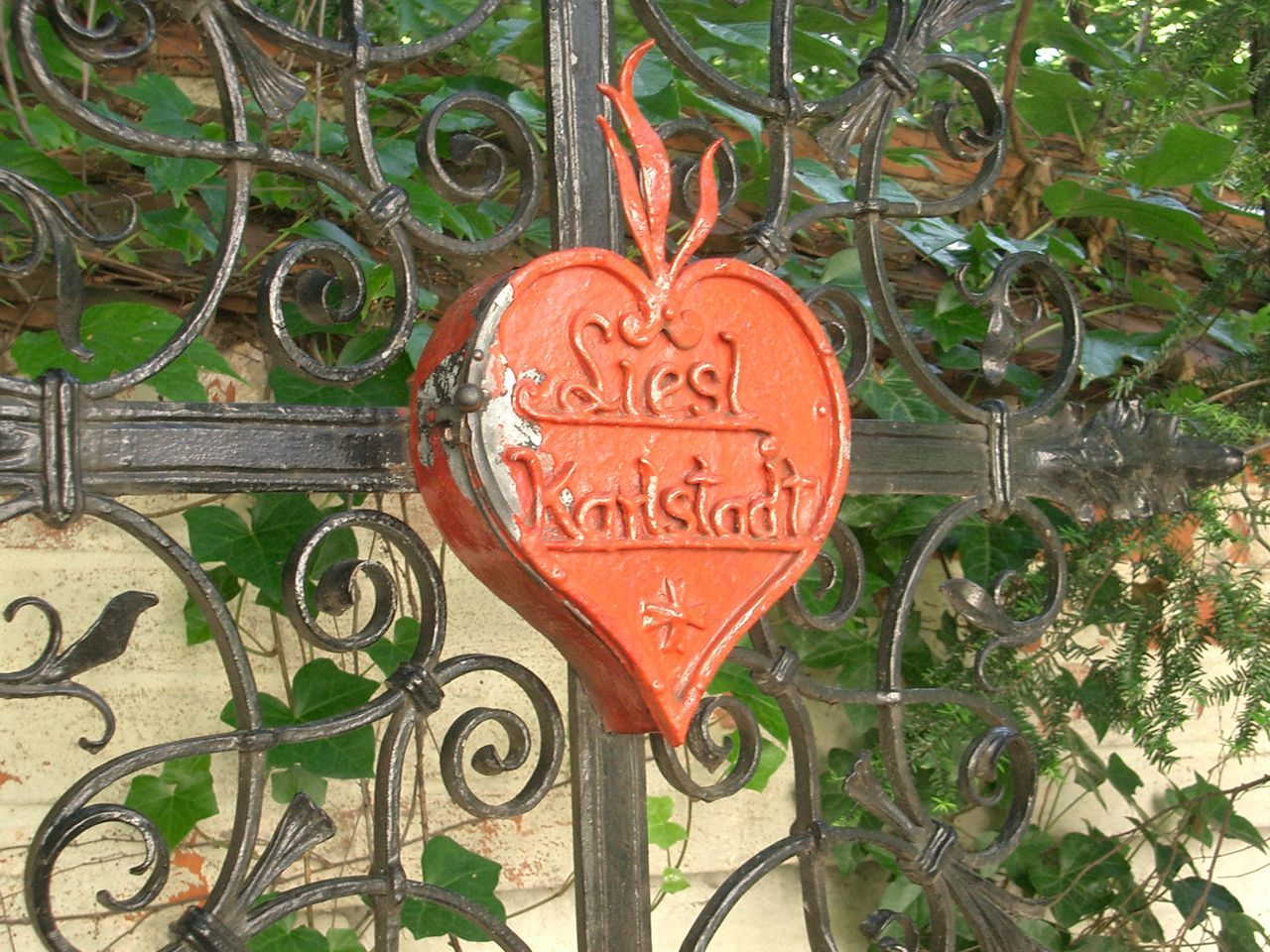 Grabstätte von Liesl Karlstadt auf dem Friedhof Bogenhausen